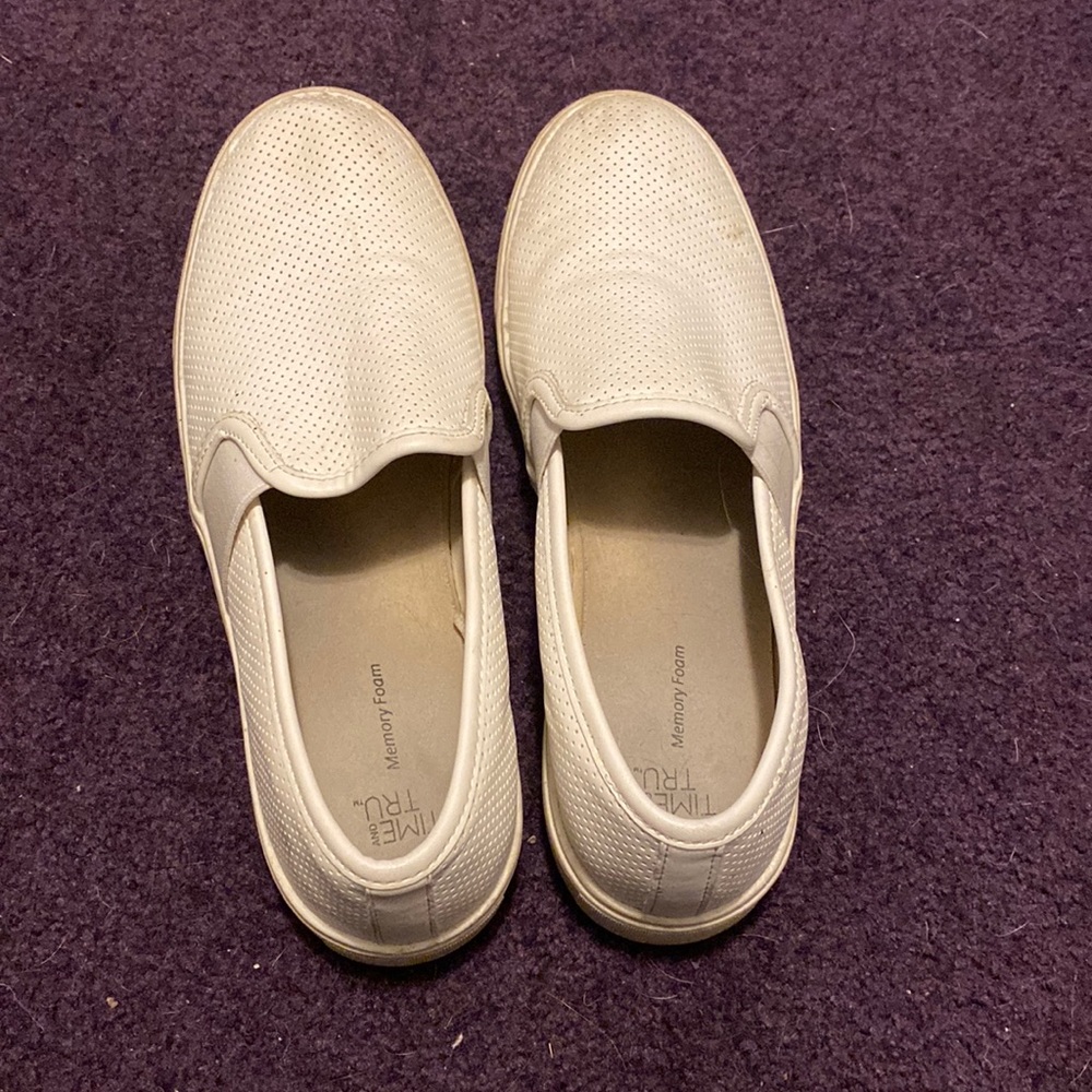 Time and tru white size 9